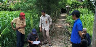 Petugas Ukur BPN Ngawi Laksanakan Pengukuran di Desa Karangtengah